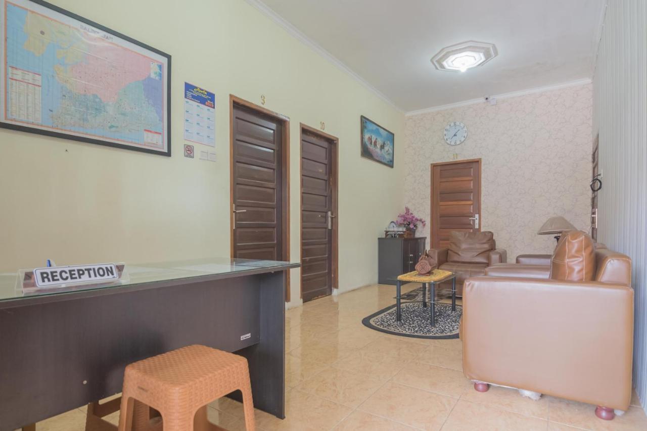 RedDoorz near Sepinggan Airport Balikpapan 2 Hotel Bagian luar foto