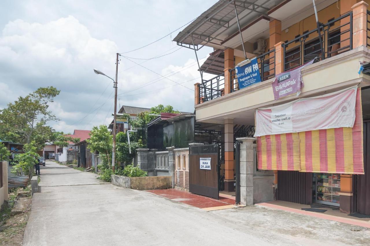 RedDoorz near Sepinggan Airport Balikpapan 2 Hotel Bagian luar foto